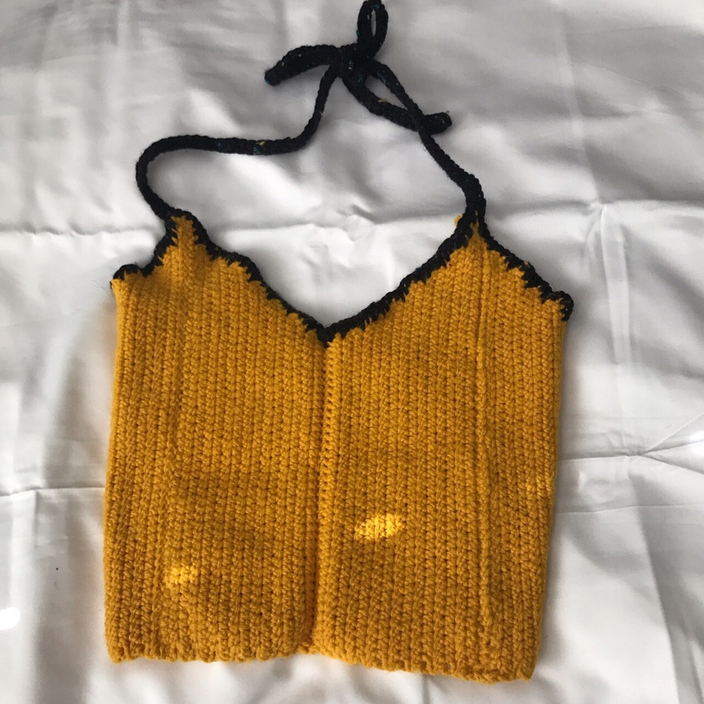 Handmade, crochet crop top🌻
